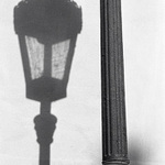 Pražské lampy I. / Autoportrét